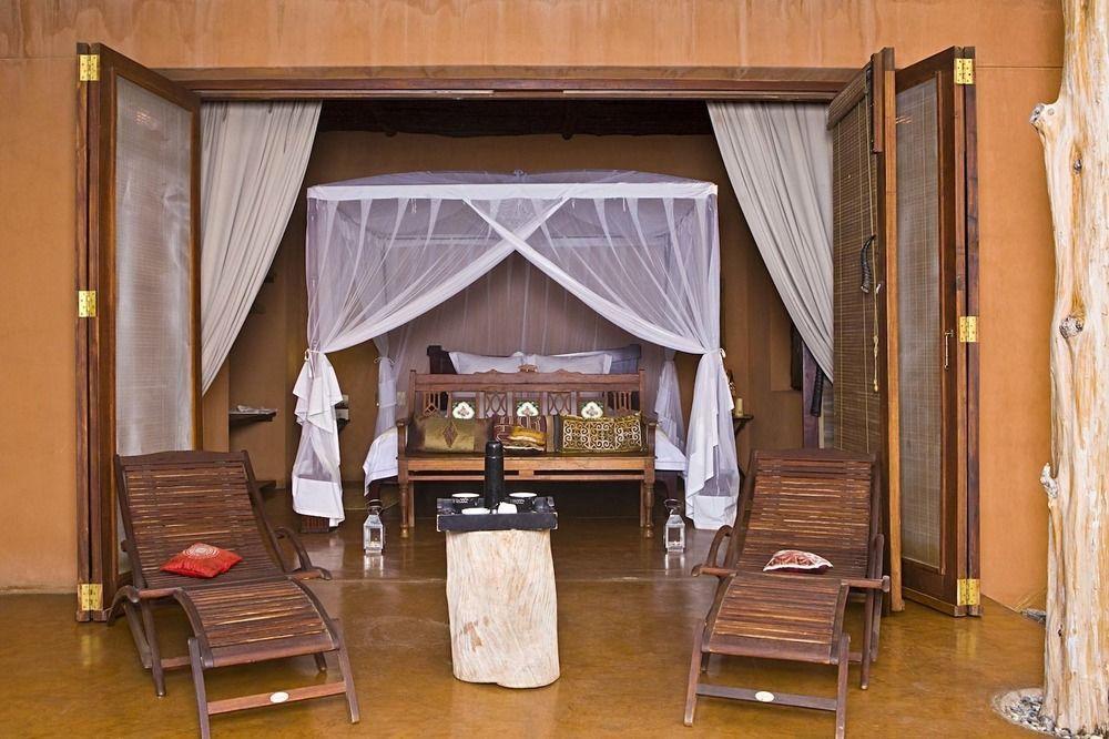 Okahirongo Elephant Lodge Purros Kültér fotó